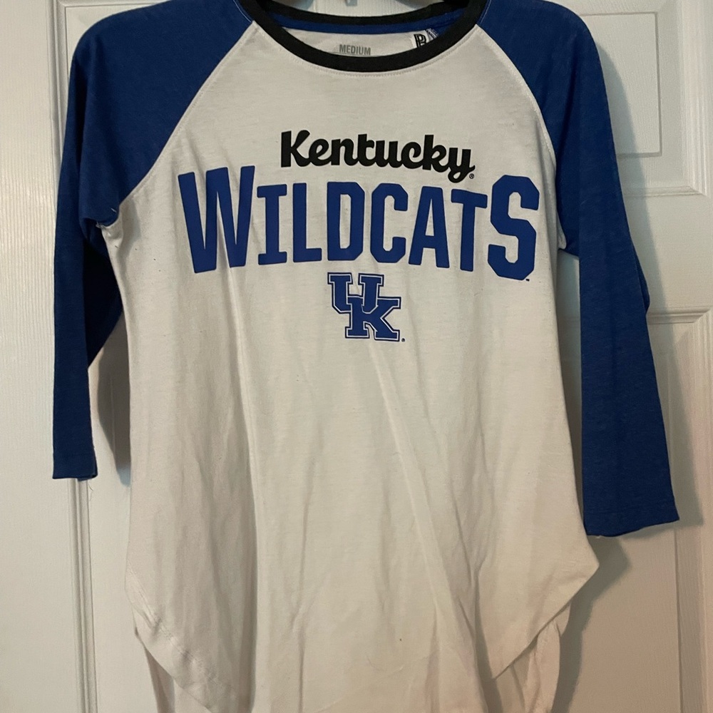 Kentucky Wildcats shirt. 3/4 Sleeves, light weight.